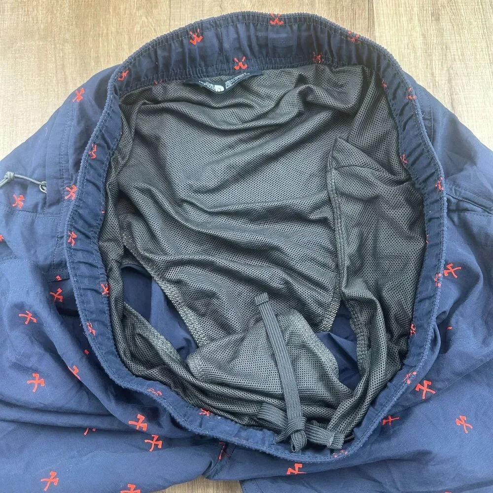 The North Face Classic V Swim Trunks 7